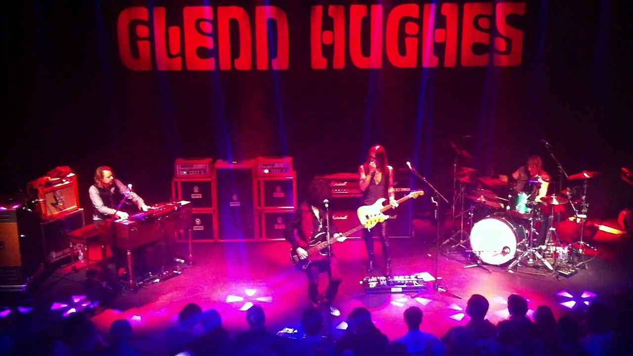 Glenn Hughes - You Keep On Moving (live 05Feb17)