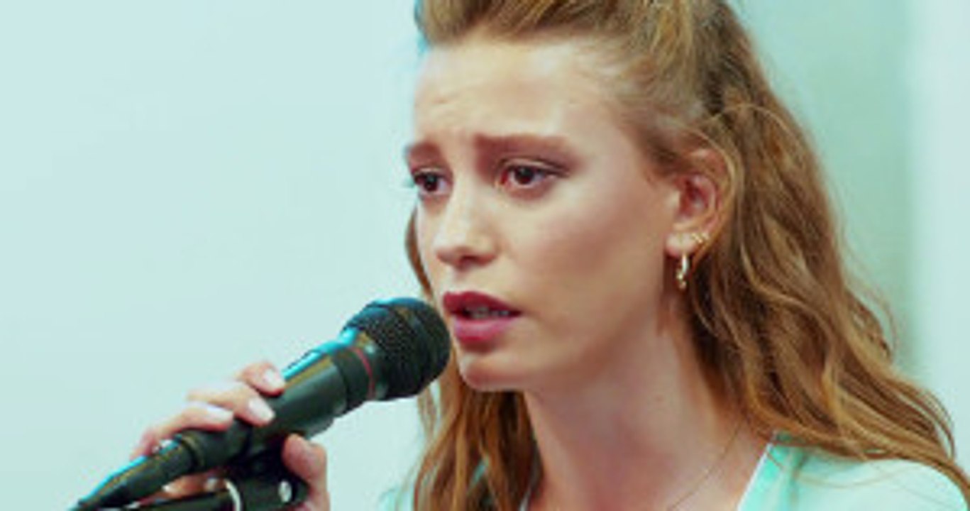 Serenay Sarıkaya'nın Yıllardır Gizlenen Fotoğrafı Ortaya Çıktı