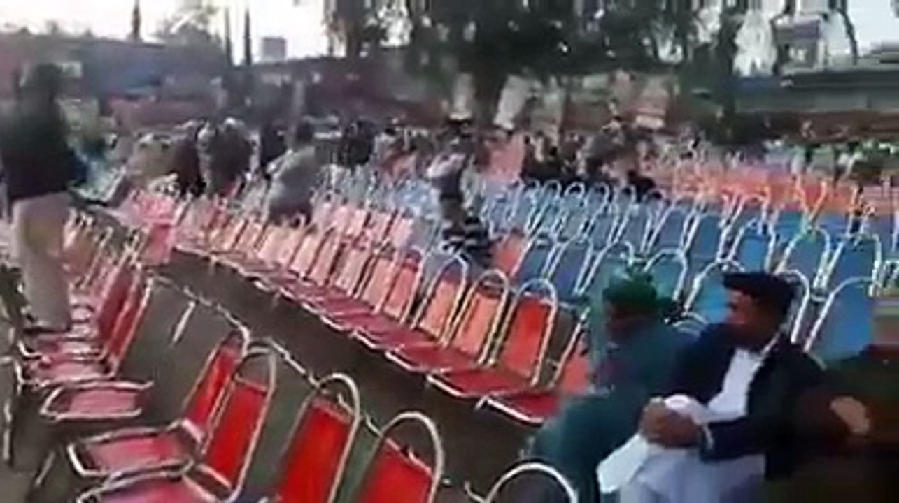 کرسیوں کا ٹھاٹھیں مارتا سمندر سعد رفیق اور پرویز رشید کے منہ سے نکلتی آگ