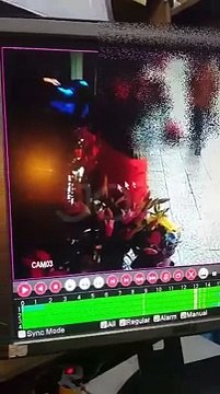 Burri vjedh n dyqan, por pronari vendos ta fale...