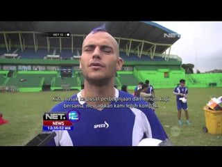 Kiko dan Mossi Jadi Idola Baru Supporter Aremania - NET12