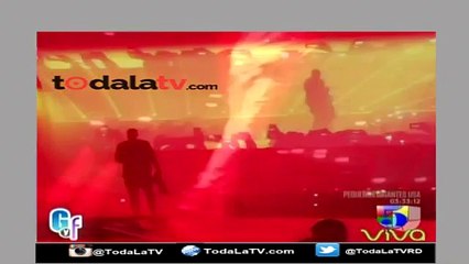 Otro rapero que va al suelo en pleno concierto-El Gordo y La Flaca-Video