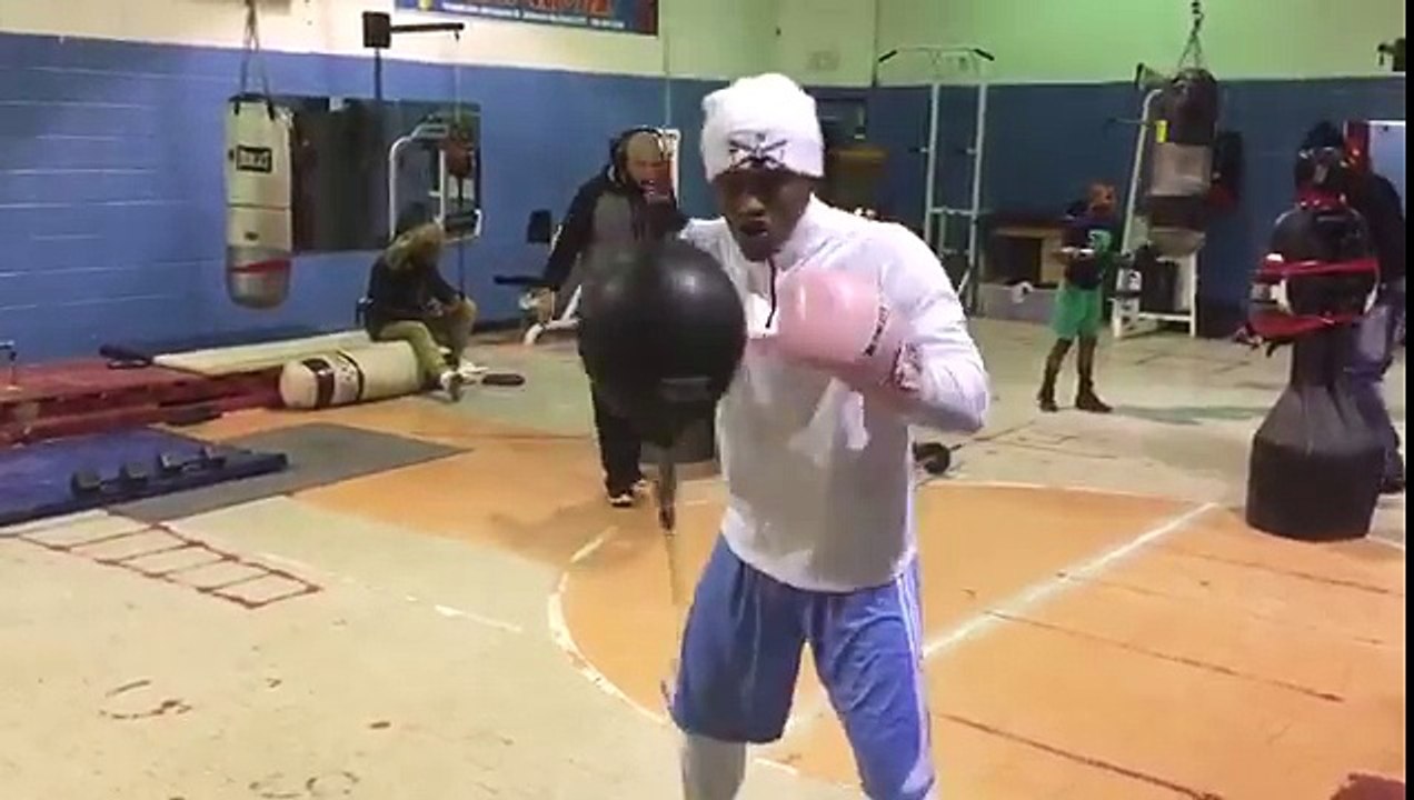 Future Superstar Lorenzo Truck Simpson 162 wins 2 losses - esnews boxing-L2ecvPN90VI