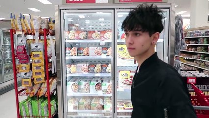 WE PRANKED HIM WITH 10,000 PAPER BALLS!-VUXXqmwdF3I