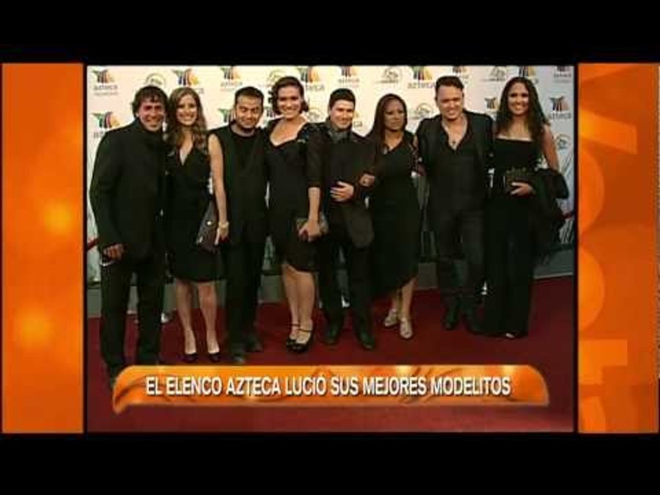 Desfilando en la alfombra roja de Azteca Novelas / Ventaneando