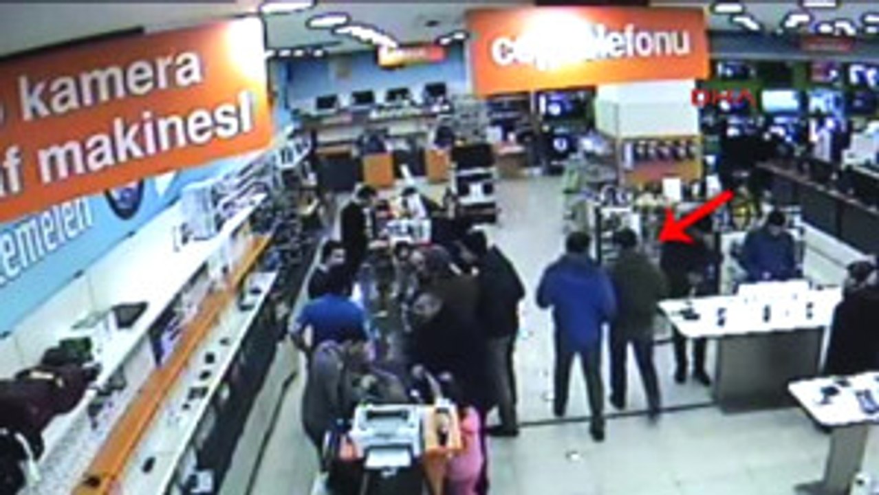 Kocaeli Gasp Parasıyla Umreye Giden Zanlı Bu Kez Mağazayı Soydu