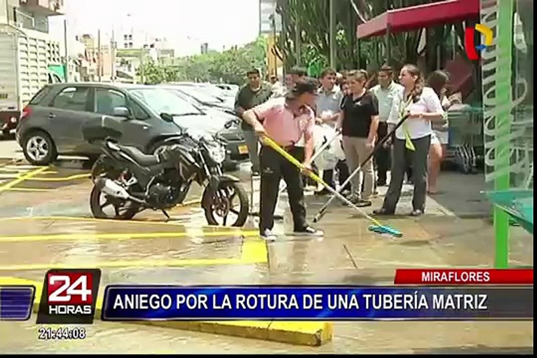 Rotura de tubería matriz produjo aniego en Miraflores