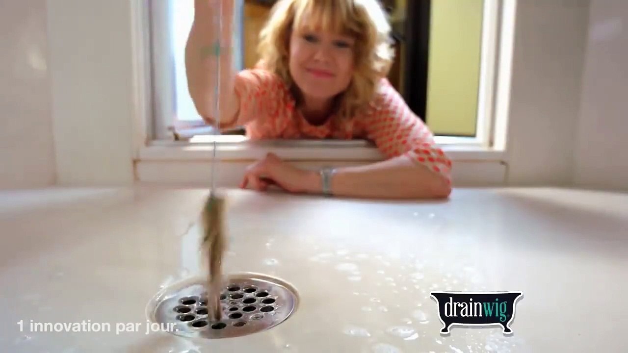 Cette invention va changer votre vie... Fini les cheveux coincés dans la grille de la douche