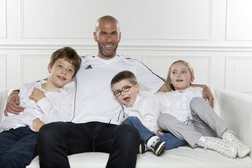 ELA : le clip avec Zinedine Zidane