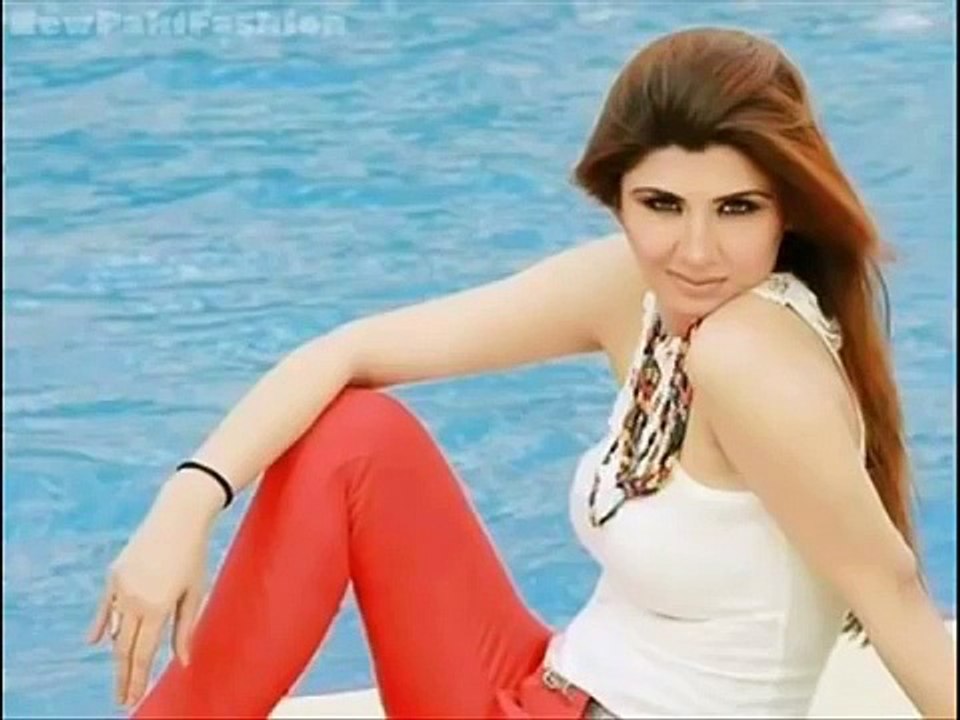 Bold Pics of  ARY News Anchor Naveen