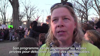 USA: Manifestation contre la nomination de DeVos à l'éducation