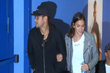 Neymar y su chica Bruna, cumpleaños en el cine