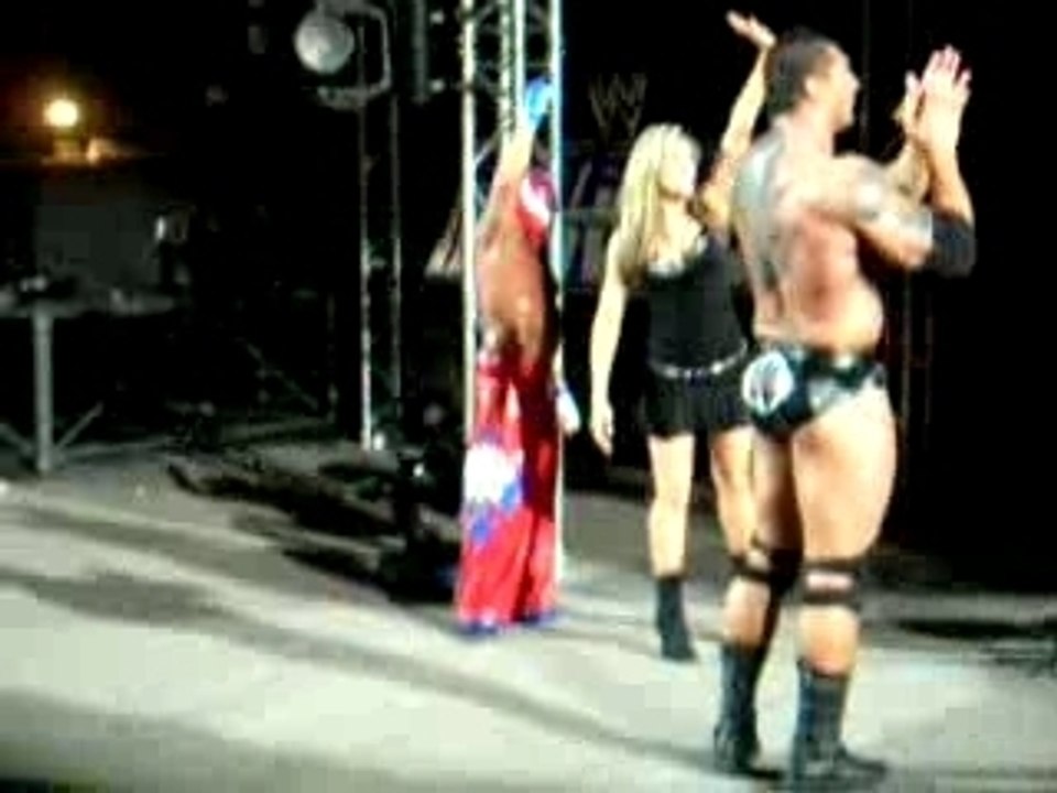 BATISTA MYSTERIO SMACKDOWN BERCY