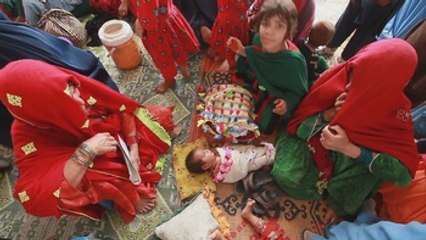 Pakistán amplia hasta final de año la presencia legal de refugiados afganos