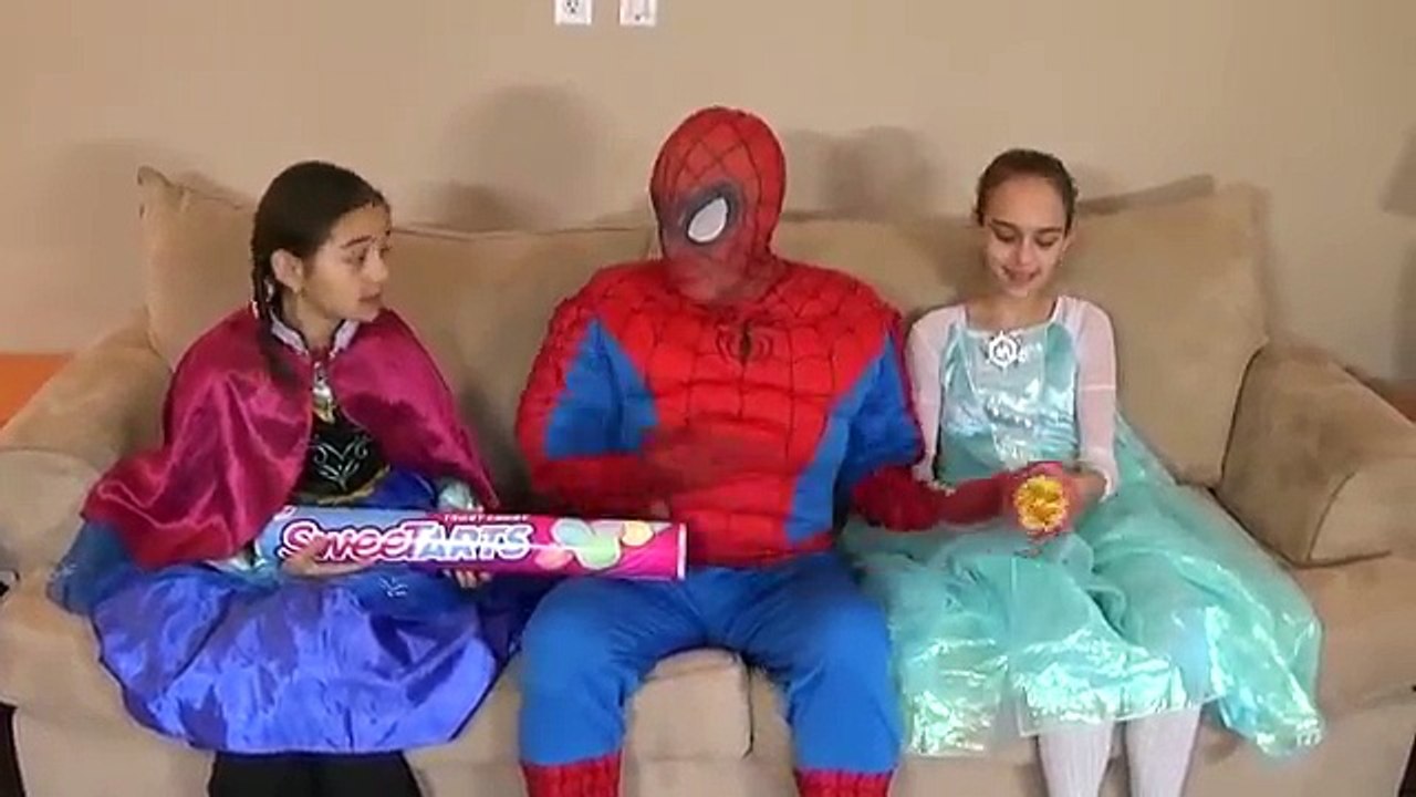 FROZEN ELSA BECOMES A MERMAID! PINK SPIDERGIRL JOKER ANNA SPIDERMAN SUPERHEROES IN REAL LIFE :)