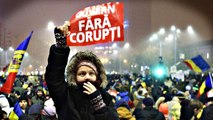 Romania in crisis over corruption demos