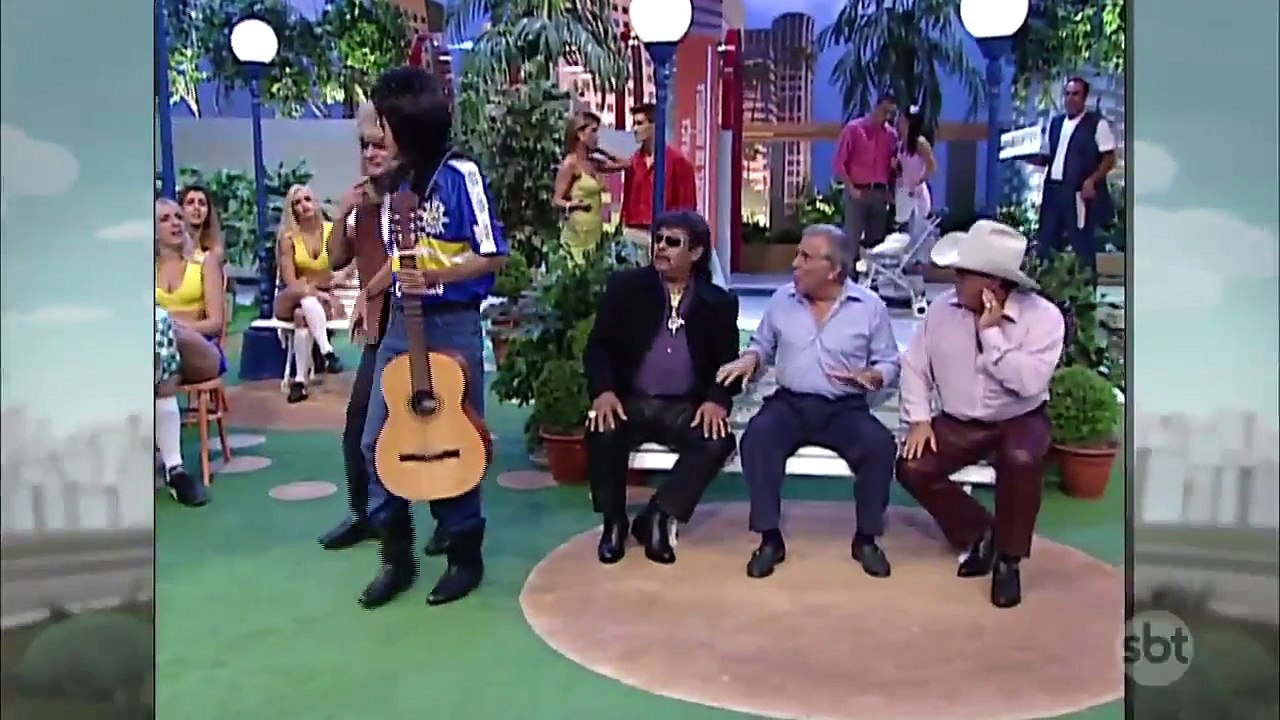 Xitãoró e Chorãozinho brincam com Milionário e José Rico