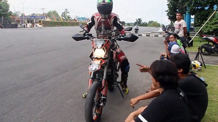 Cornering kawasaki Dtracker  DDRT