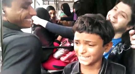 Pakistani Talent in Bus | Beautiful voice | hidden talent | - FAISAL