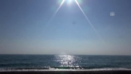 Manavgat'ta Turistler Denize Girdi