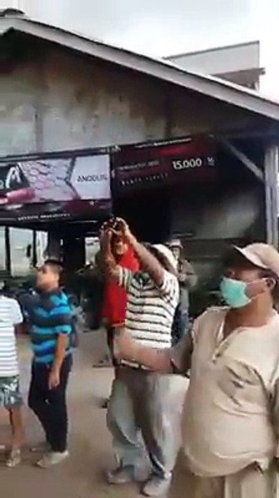 EXTRAÑO FENOMENO DE NUBE EN LA SUPERFICIE DEL SUELO
