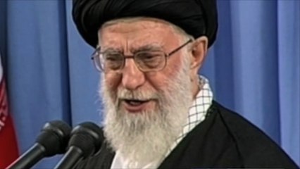 إيران تستعرض قوتها وتستخف بتهديدات ترمب