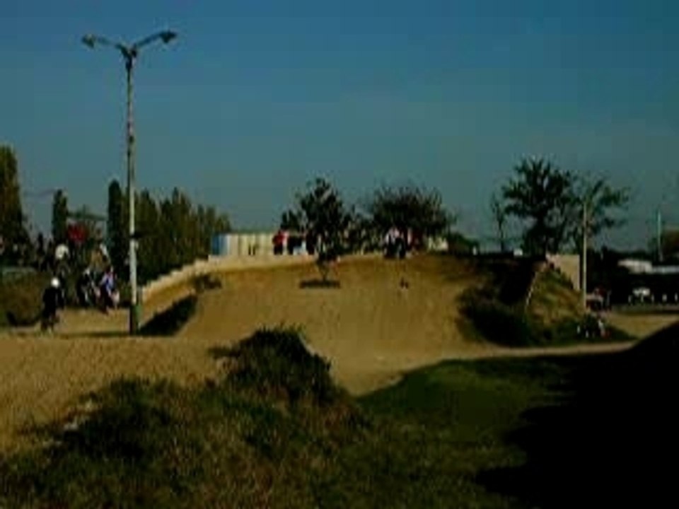 bmx saut de 9m
