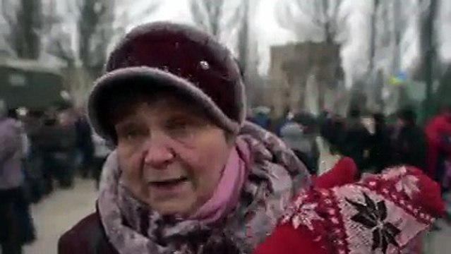 Быдло из Авдеевки - пусть Украина включит нам свет и воду и нахрен забирает своих солдат!!!