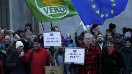 Символично, но четко: парламент Шотландии отверг план Терезы Мэй по "брекзиту"