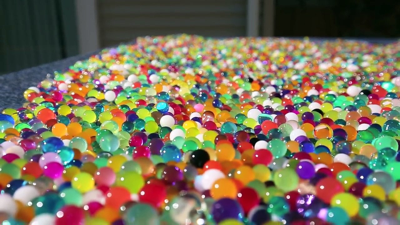 10 Million Orbeez In Hot Tub!-zlngbqKfrbg
