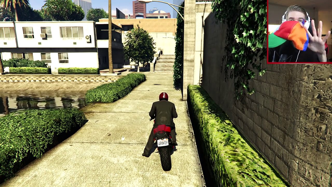 INSANE MOTORBIKE STUNT! - (GTA V Stunts & Fails)