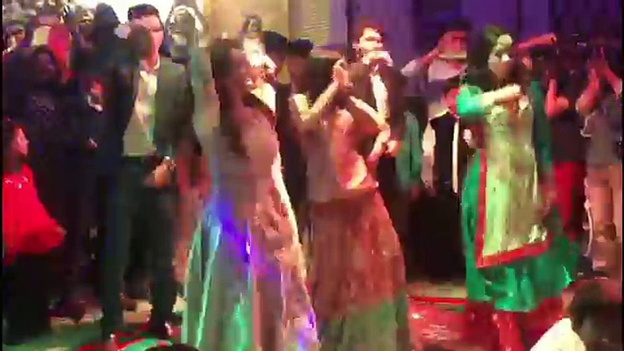 Minal Khan Dance Performance on Aiman Khan Engagement