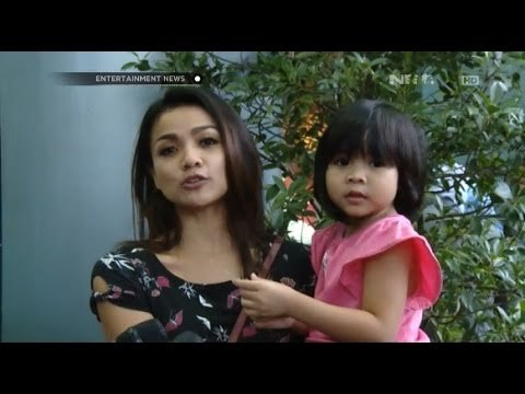 Nirina Zubir mengutamakan kualitas pendidikan untuk sang anak