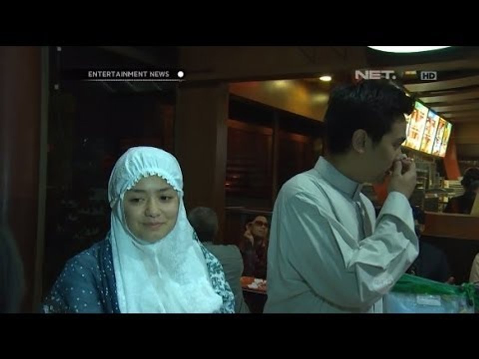 Tika Ramlan dan suami pertama kali Umroh bersama