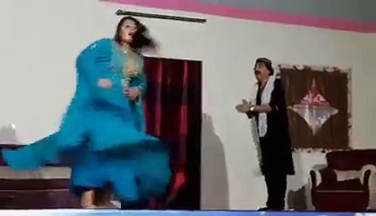 Neelam Gul & Ismail Shahid Dance on Pashto Song