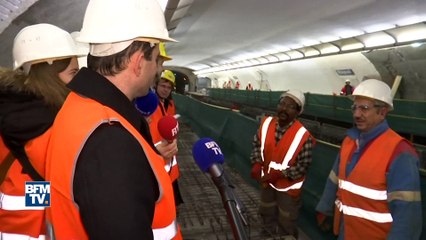 Benoît Hamon visite, de nuit, un chantier du métro parisien
