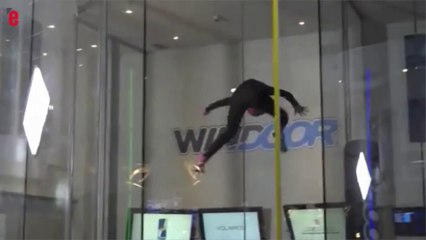 Ils volent sur un ventilateur géant, sans parachute et sans filet