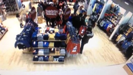 Çaldıkları Telefonun Tuş Kilidini Açamayınca Yakalandılar