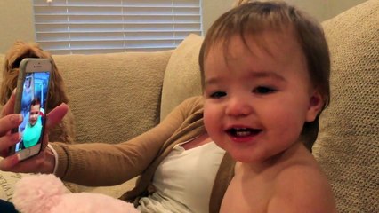 Cette fillette en en Facetime avec une autre ! Adorable