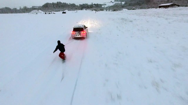 Voiture + Snowboard + Drone = Gros kiff