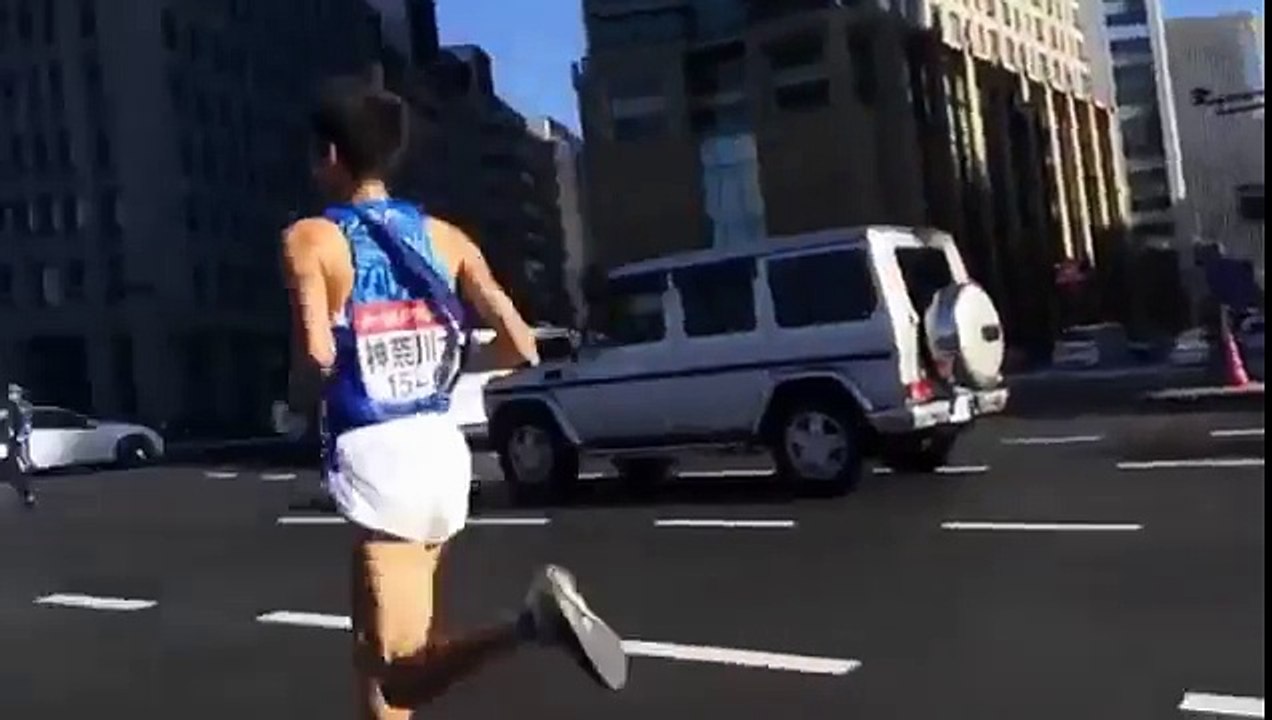 箱根駅伝10区であわや選手とワゴン車と衝突事故