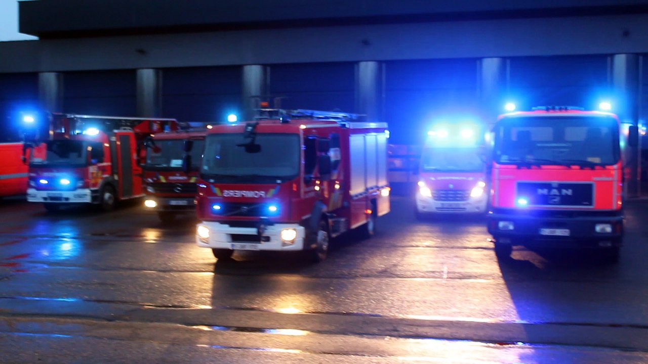 Les pompiers en colère mettent le feu à la caserne de La Louvière