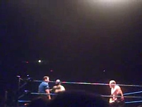 WWE SMACKDOWN LIVE TOUR BERCY MARK HENRY VS KANE