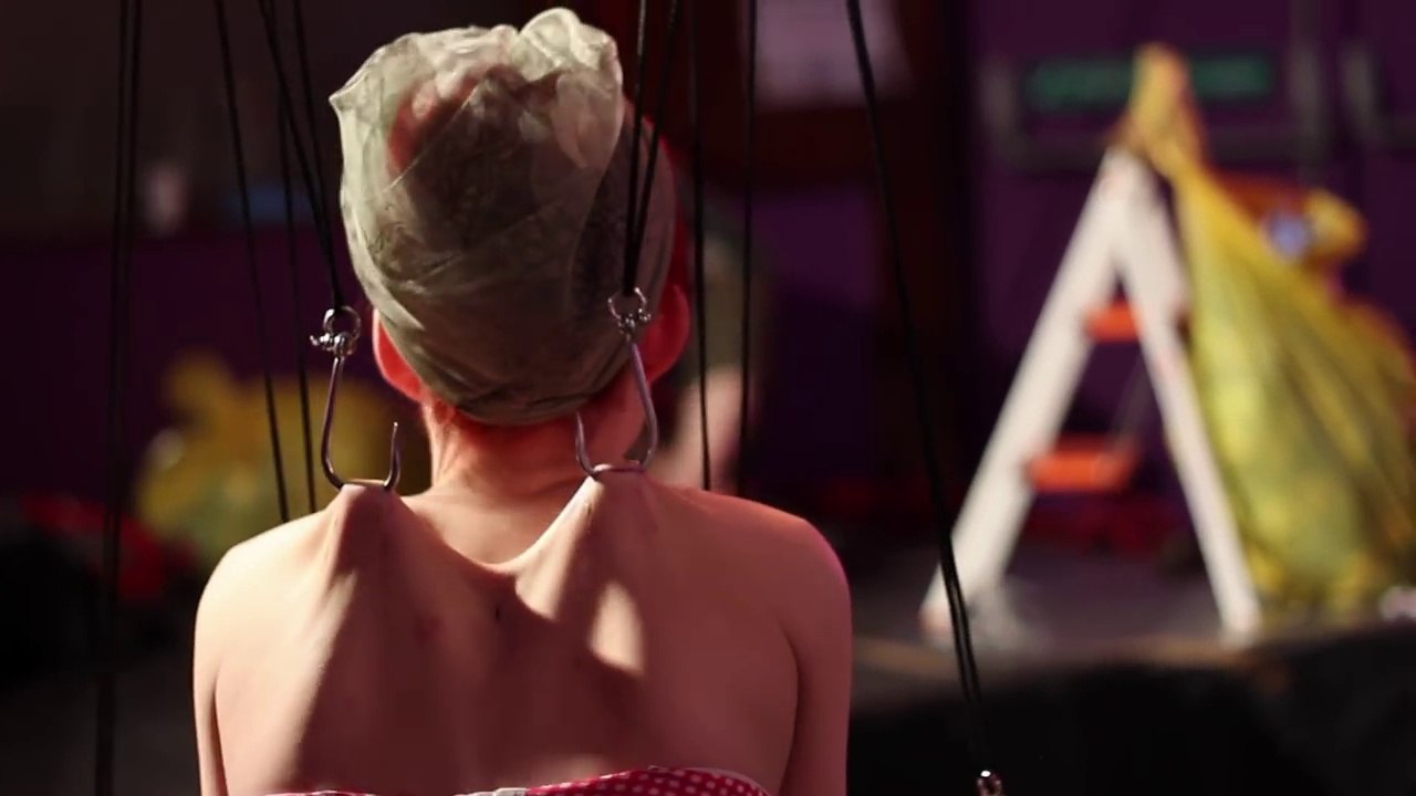 On Tender Hooks - trailer | amazing hook video