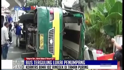Tabrak Mobil Polisi, Bus Koantas Terguling di Taman Puring