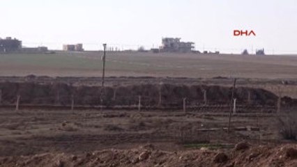 Şanlıurfa Akçakale'nin Suriye Sınırına Yeni Dev Bayrak