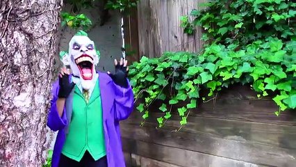 Spiderman Kisses Catwoman: Elsa Dumped! + Elsa in Jail & Zombie Superhero IRL