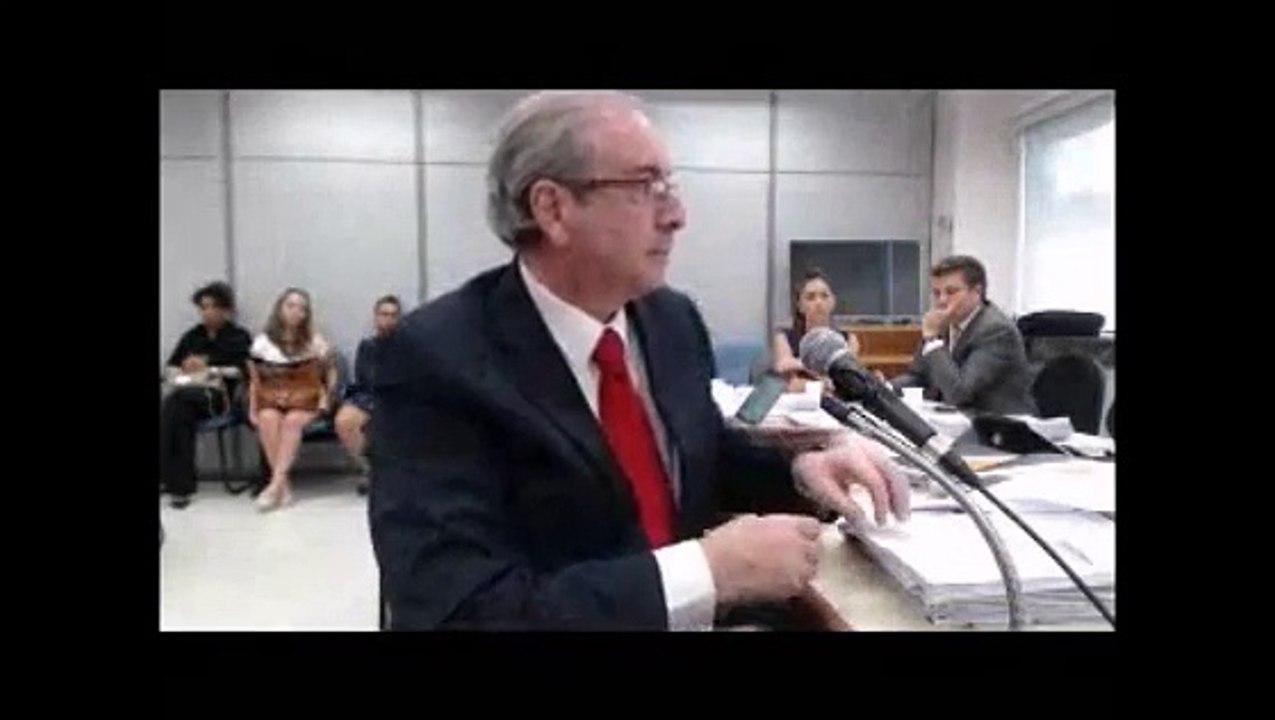 Cunha entrega Temer