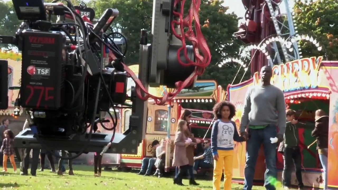 DEMAIN TOUT COMMENCE (Omar Sy et Gloria) - Le Making-of du film !