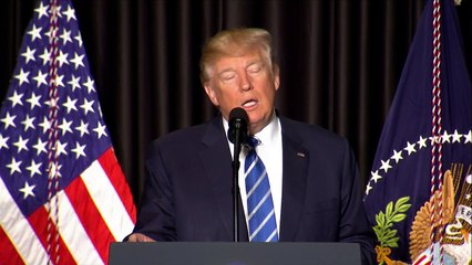 Trump denuncia justicia “politizada” contra su veto migratorio